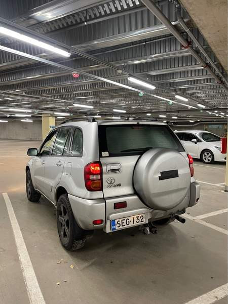 Toyota RAV4 Glebychevo - valokuva 3