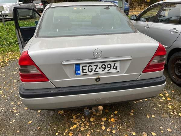 Mercedes-Benz 220 Kuopio - valokuva 5