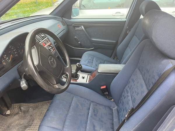 Mercedes-Benz 220 Kuopio - valokuva 3