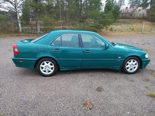 Mercedes-Benz C Tammela - valokuva 6