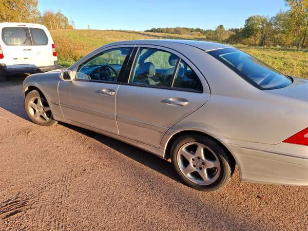 Mercedes-Benz C Paimio - valokuva 1