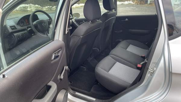 Mercedes-Benz A Macau - valokuva 6