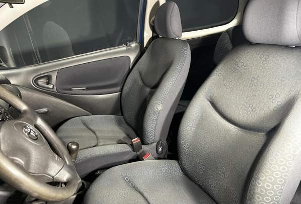 Toyota Yaris Raisio - valokuva 3