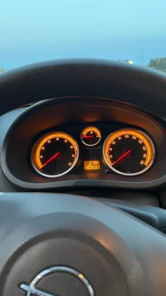 Opel Corsa Райсио - изображение 8