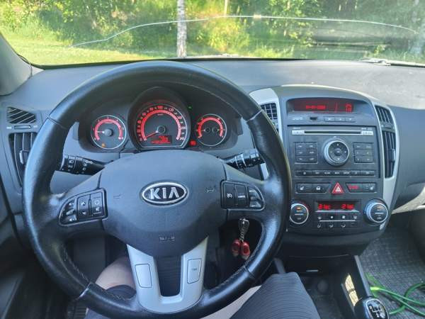 Kia Ceed Nokia - valokuva 8