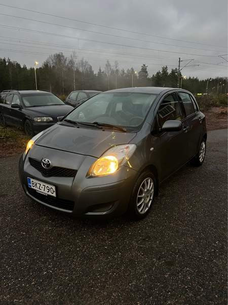 Toyota Yaris Raasepori - изображение 1