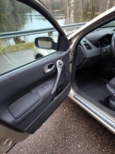 Renault Megane Lovisa - valokuva 7