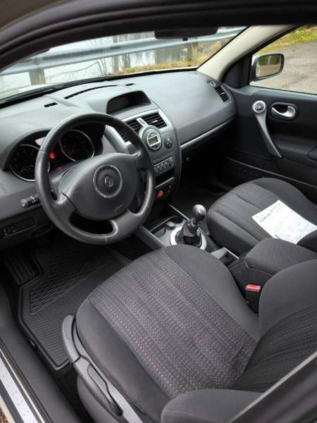 Renault Megane Lovisa - valokuva 6
