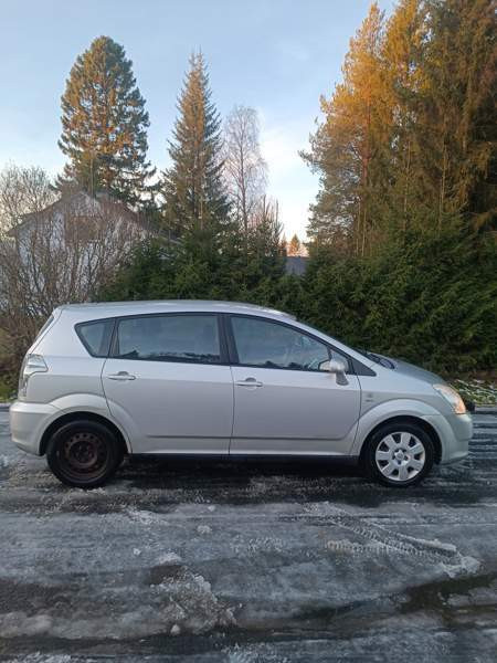 Toyota Corolla Verso Kemin - photo 4