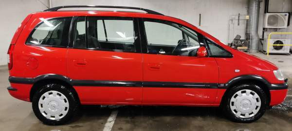 Opel Zafira Espoo - valokuva 2