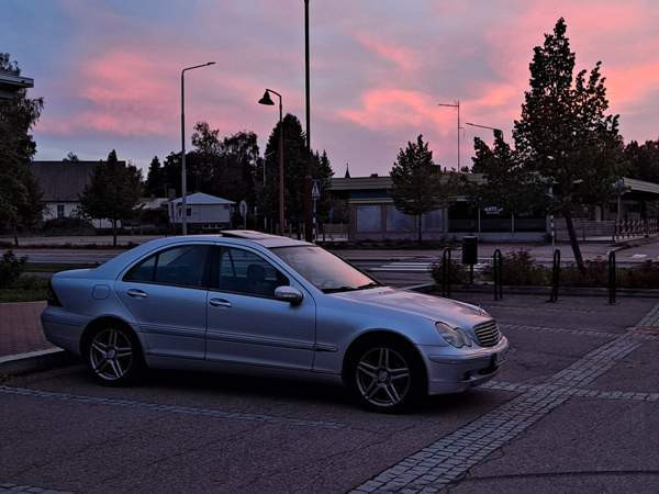 Mercedes-Benz 220 Апатиты - изображение 1