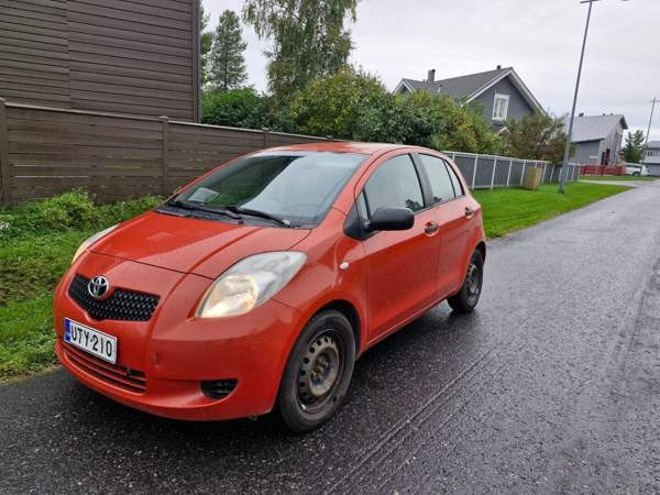 Toyota Yaris Оулу - изображение 1