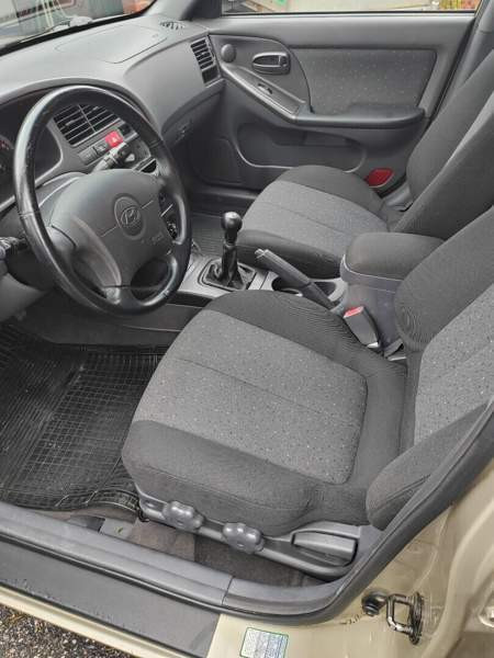 Hyundai Elantra Raisio - valokuva 4