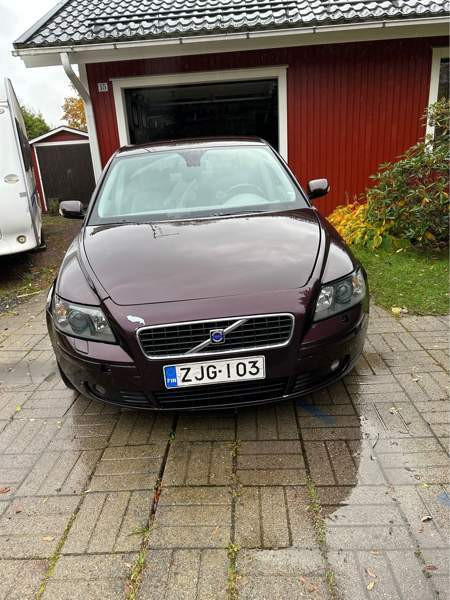 Volvo S40 Raasepori - изображение 1