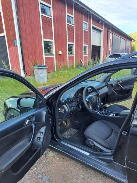 Mercedes-Benz C Pöytyä – foto 7