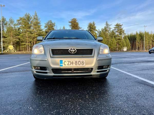 Toyota Avensis Uurainen - valokuva 5