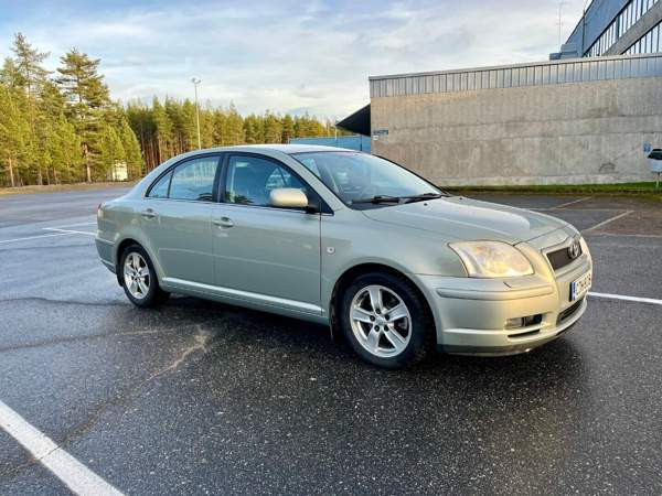 Toyota Avensis Uurainen - valokuva 1