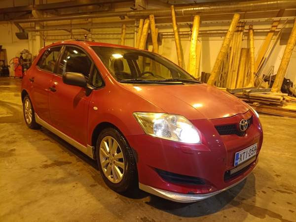 Toyota Auris Saarijärvi - valokuva 2