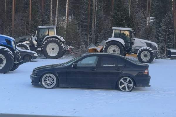 BMW 318 Muhos - valokuva 2