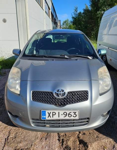 Toyota Yaris Espoo - valokuva 1