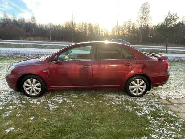 Toyota Avensis Oulu - valokuva 6