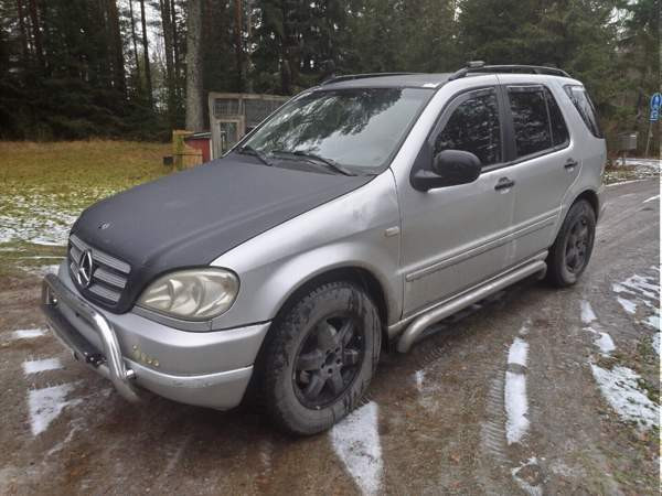 Mercedes-Benz ML Nilsiä - valokuva 2