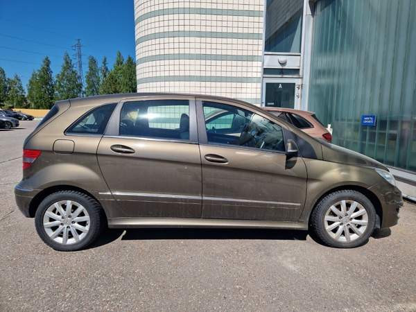Mercedes-Benz B Vantaa - valokuva 4