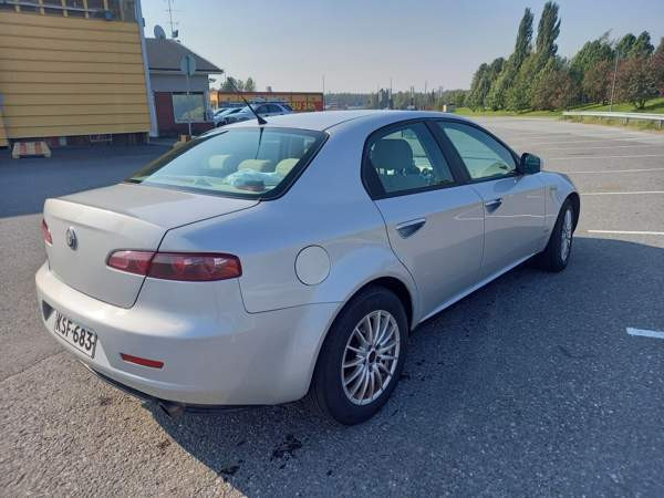 Alfa Romeo 159 Alavus - изображение 3