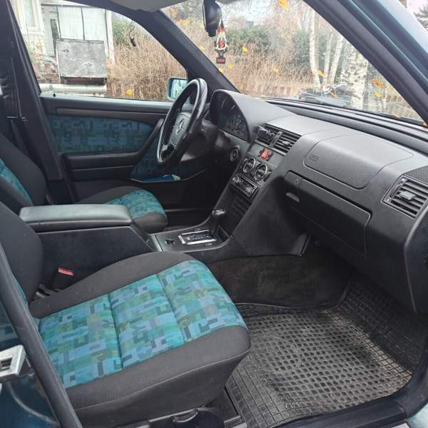 Mercedes-Benz C Kemin - valokuva 8