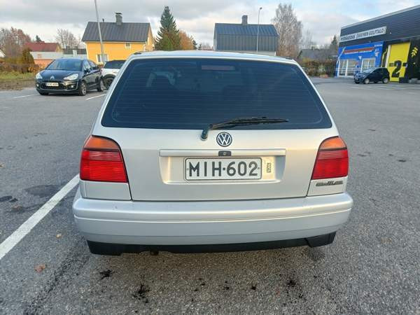 Volkswagen Golf Sarov - valokuva 2