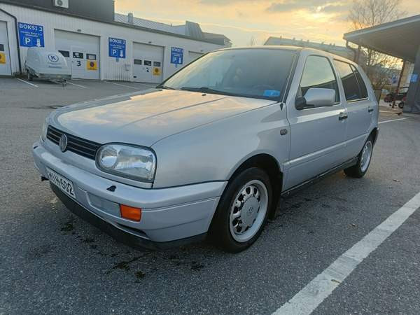 Volkswagen Golf Sarov - valokuva 6