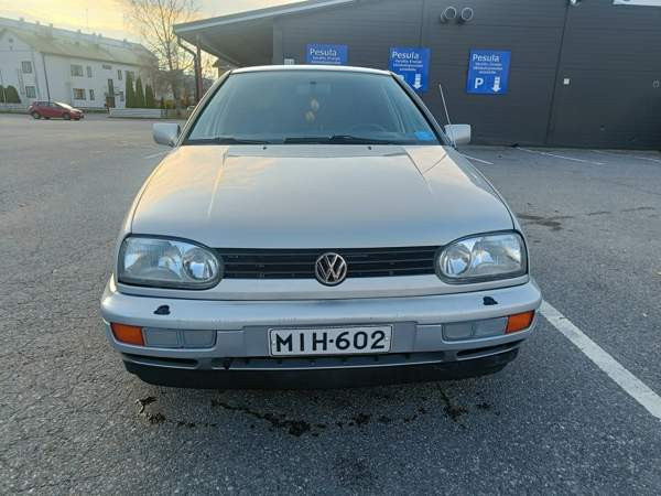 Volkswagen Golf Sarov - valokuva 1