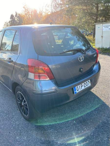 Toyota Yaris Vantaa - valokuva 5