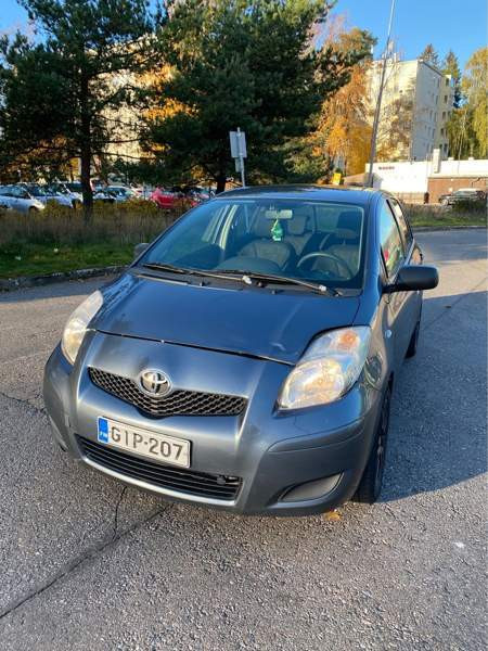 Toyota Yaris Vantaa - valokuva 3