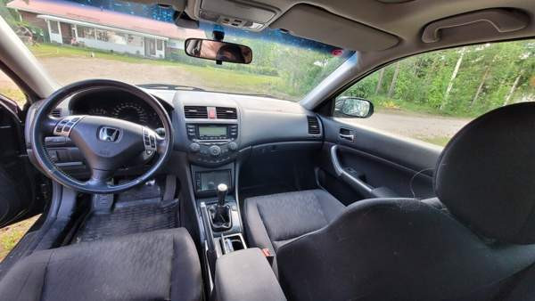 Honda Accord Karijoki - valokuva 2