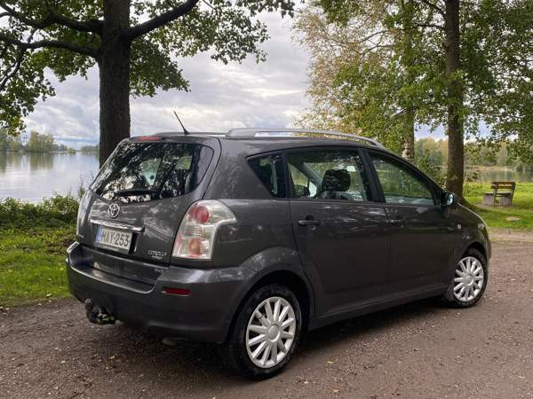 Toyota Corolla Verso Säkylä - изображение 3