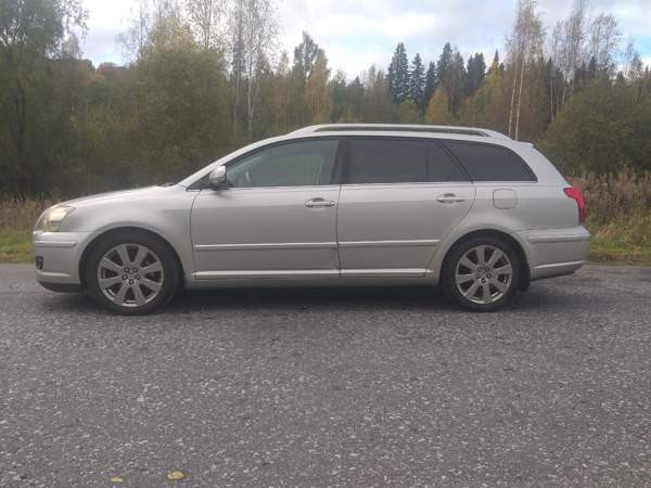 Toyota Avensis Muurame - valokuva 3