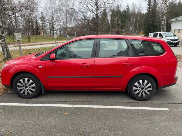 Ford Focus Glebychevo - valokuva 2