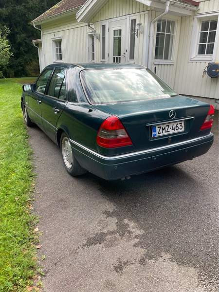 Mercedes-Benz C Ugleural'skiy - valokuva 4