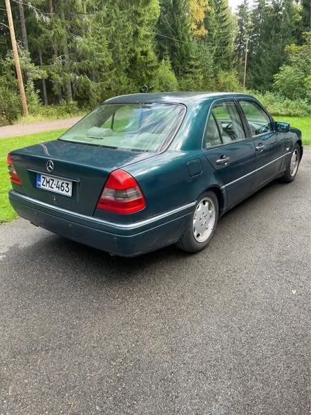 Mercedes-Benz C Ugleural'skiy - valokuva 3