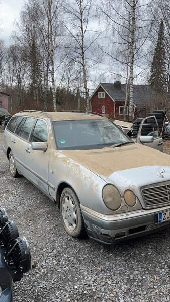 Mercedes-Benz E Sysmä - изображение 4