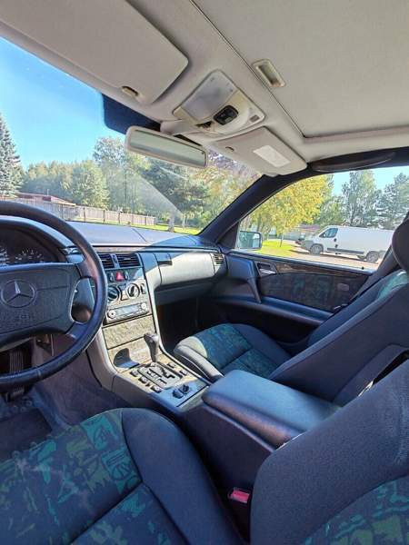 Mercedes-Benz E Jaemsae - valokuva 3