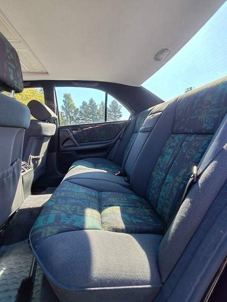 Mercedes-Benz E Jaemsae - valokuva 4