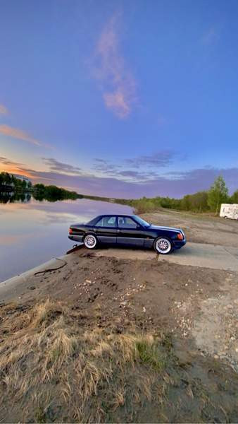 Mercedes-Benz 300 Lons-le-Saunier - valokuva 3