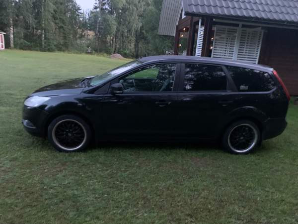 Ford Focus Pirkkala - valokuva 2