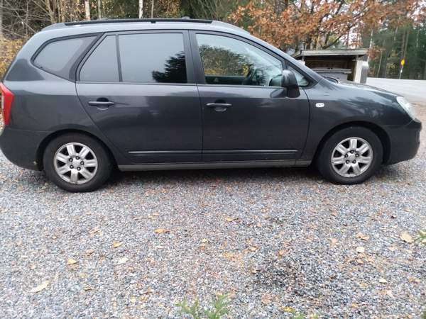 Kia Carens Vantaa - valokuva 3