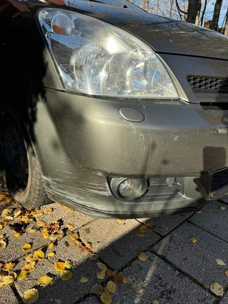 Toyota Corolla Verso Turtkul - valokuva 7