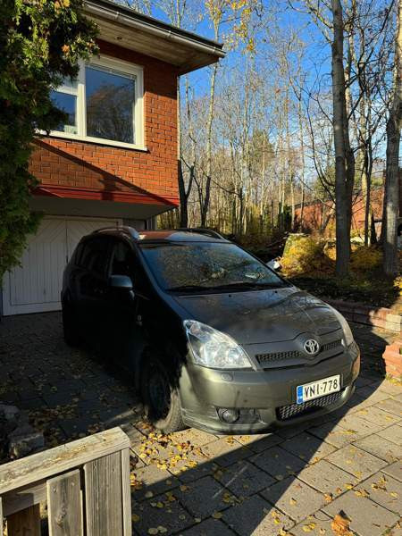 Toyota Corolla Verso Turtkul - valokuva 8