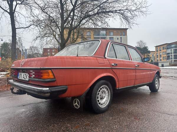 Mercedes-Benz 240 Chukotskiy Avtonomnyy Okrug - valokuva 4