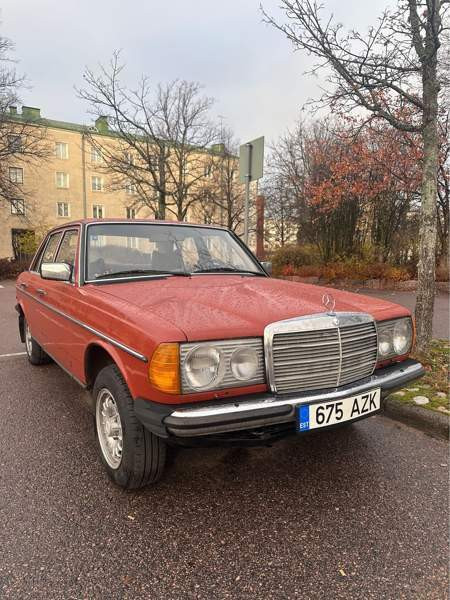 Mercedes-Benz 240 Chukotskiy Avtonomnyy Okrug - valokuva 1